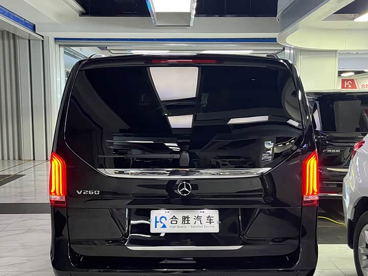 Фото 8 - Mercedes-Benz V-Class