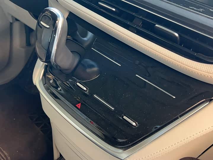 Фото 6 - Buick GL8 ES