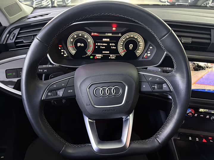 Фото 7 - Audi Q3