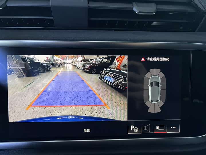 Фото 8 - Audi Q3