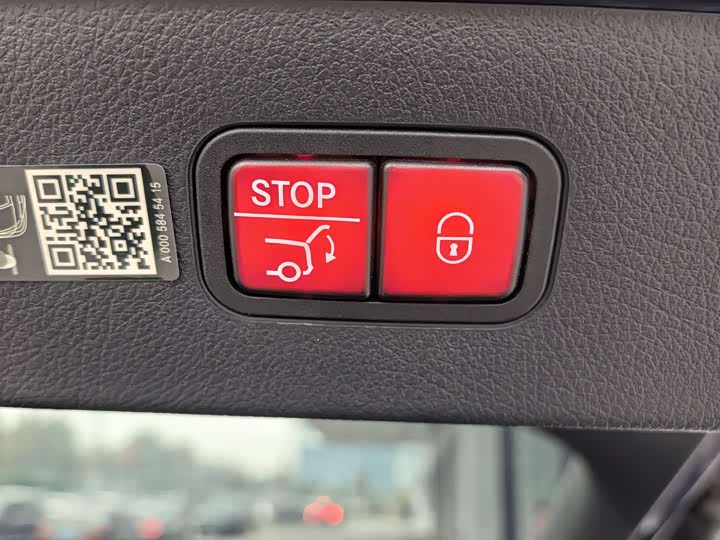 Фото 9 - Mercedes-Benz EQS