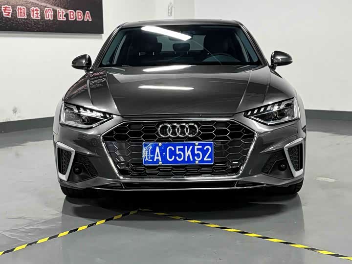 Фото 2 - Audi A4L