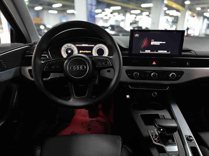 Фото 4 - Audi A4L