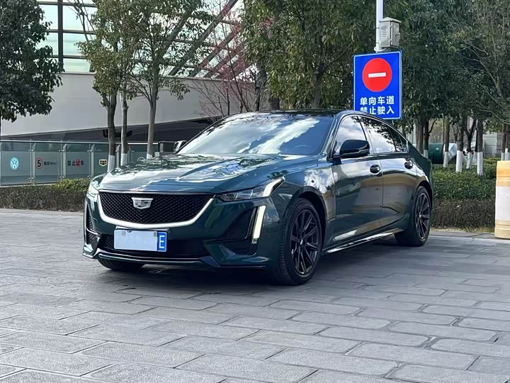 Фото 1 - Cadillac CT5