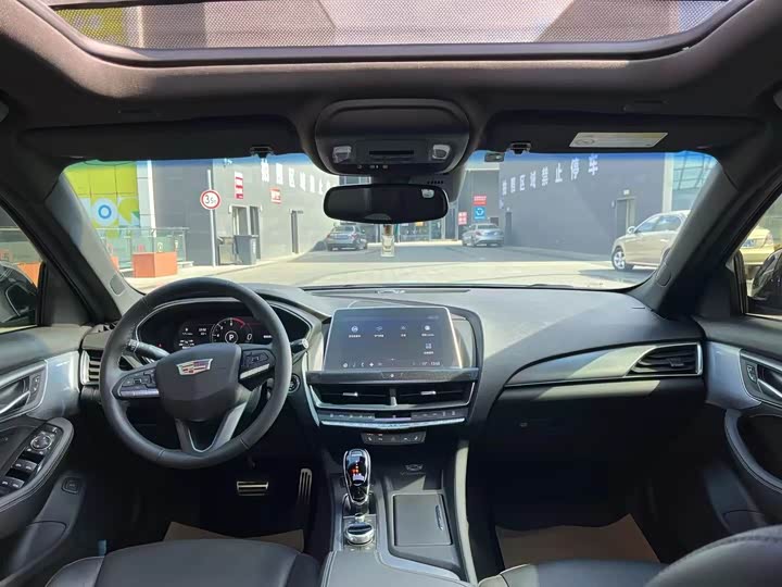 Фото 6 - Cadillac CT5