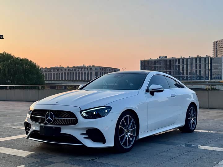 Photo 1 - Mercedes-Benz E-Class