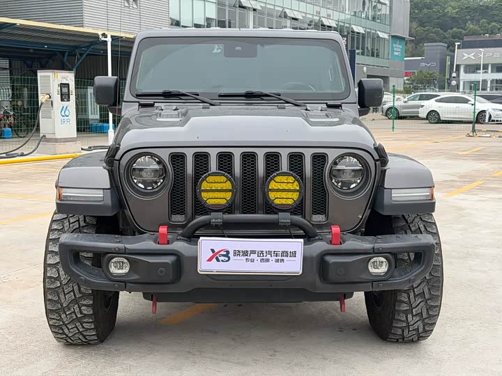 Фото 2 - Jeep Wrangler