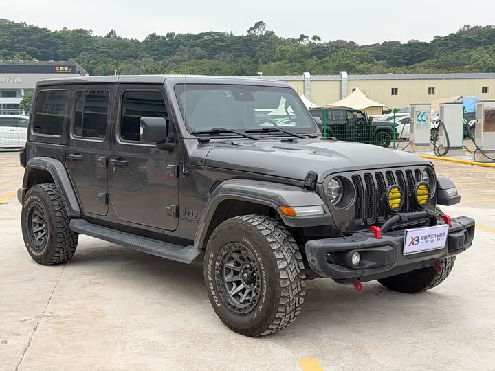 Фото 3 - Jeep Wrangler
