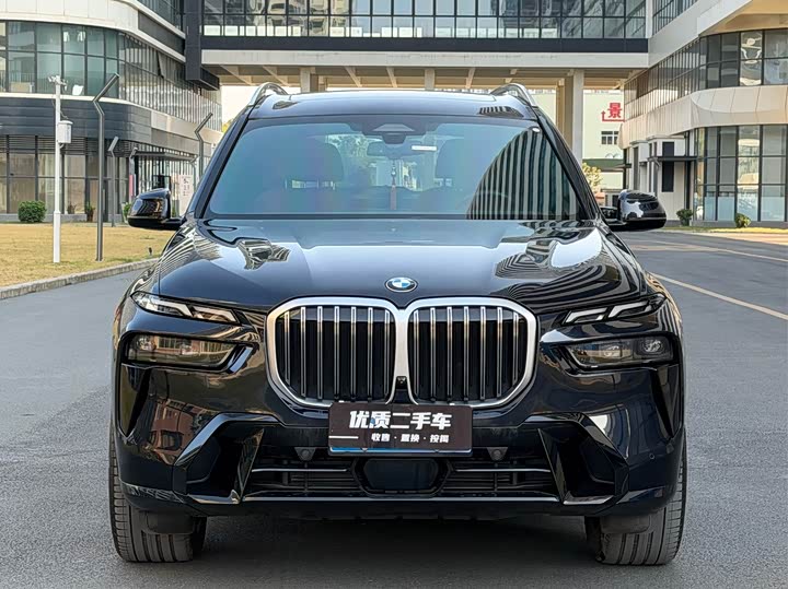 Фото 2 - BMW X7