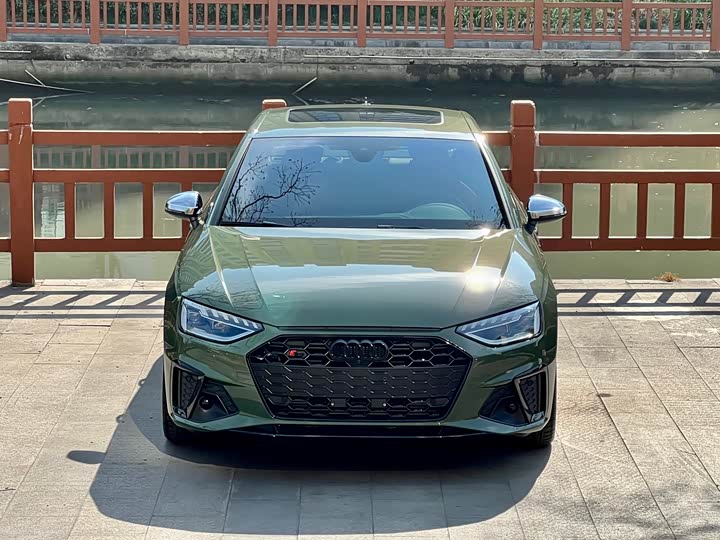 Фото 2 - Audi S4