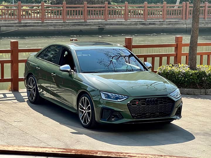 Фото 4 - Audi S4