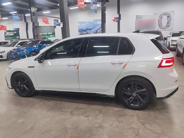 Фото 5 - Volkswagen Golf