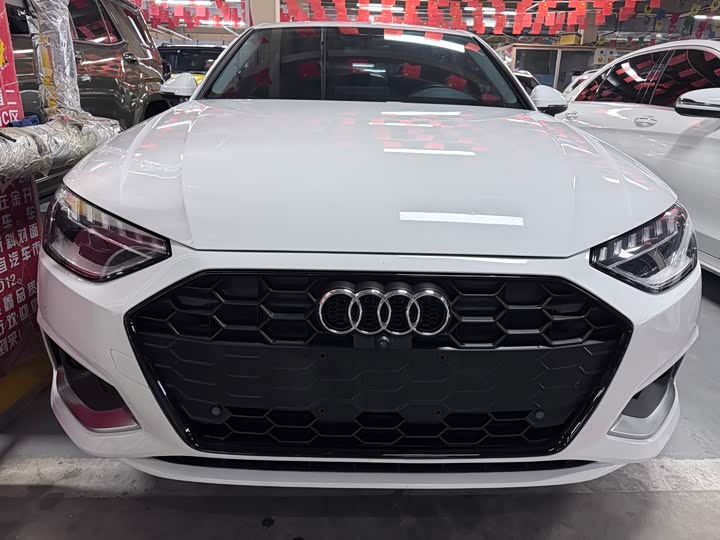 Фото 2 - Audi A4L