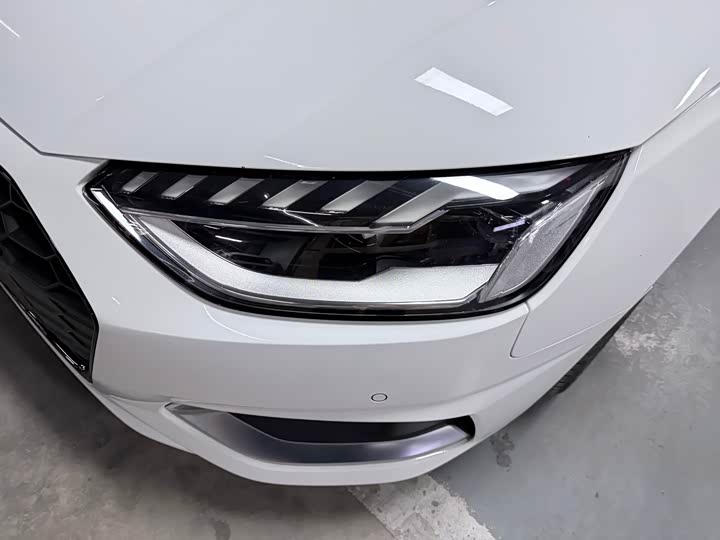 Фото 3 - Audi A4L