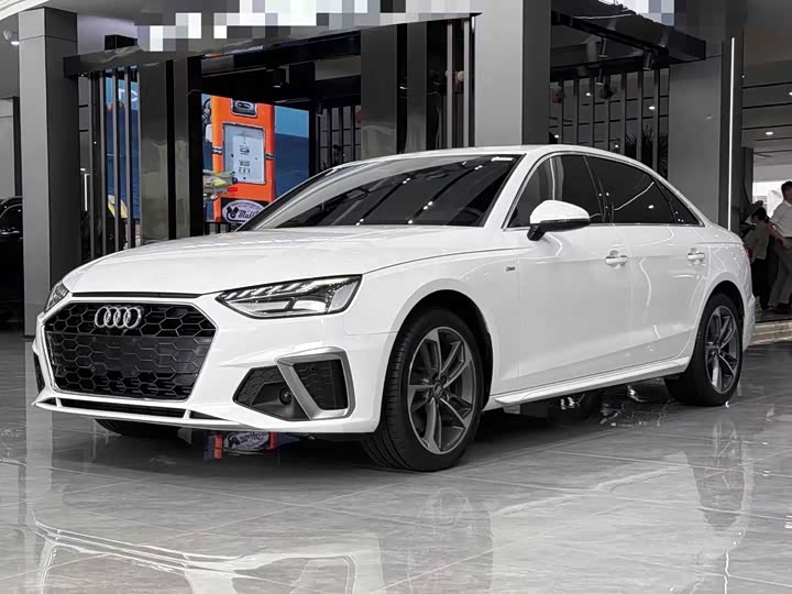 Фото 1 - Audi A4L