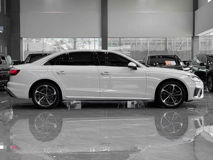 Фото 3 - Audi A4L