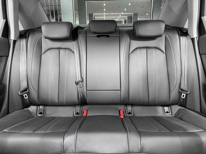 Фото 9 - Audi A4L