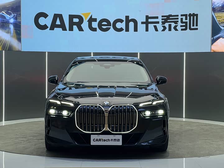 Фото 2 - BMW 7 Series