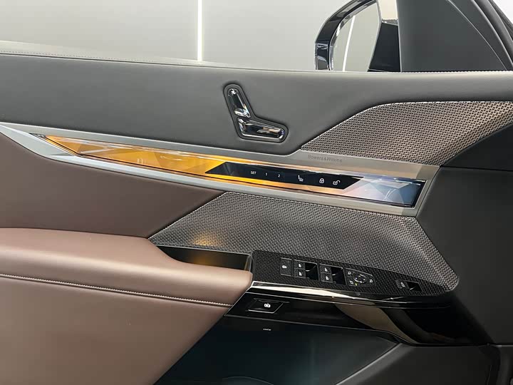 Фото 7 - BMW 7 Series