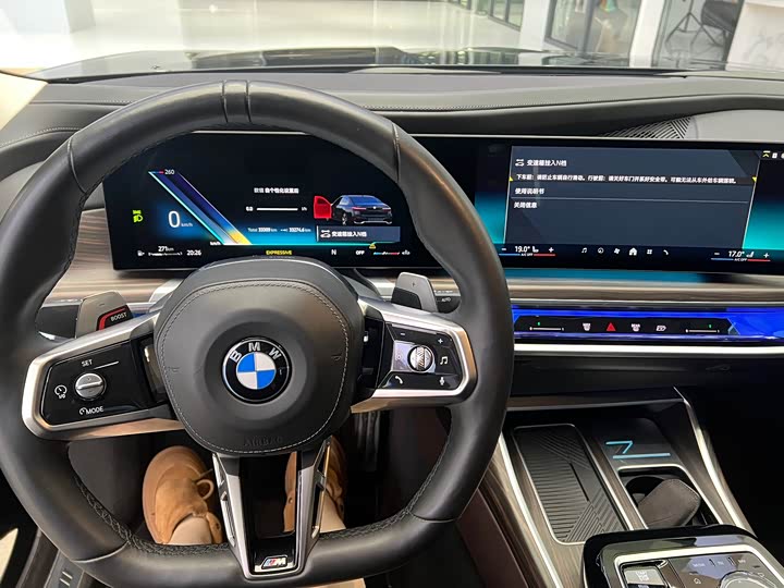 Фото 8 - BMW 7 Series