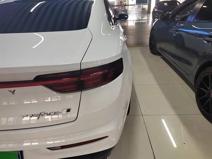 Фото 8 - Geely Preface