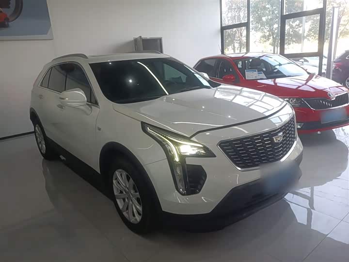 Фото 4 - Cadillac XT4