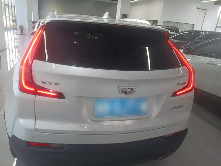 Фото 6 - Cadillac XT4
