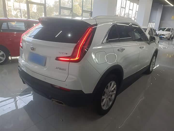 Фото 7 - Cadillac XT4