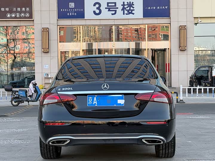 Фото 5 - Mercedes-Benz E-Class