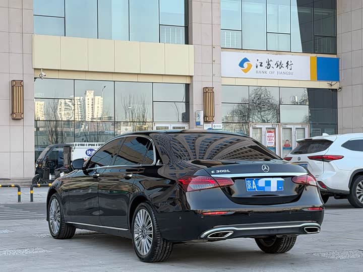 Фото 6 - Mercedes-Benz E-Class