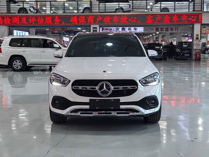 Фото 2 - Mercedes-Benz GLA-Class