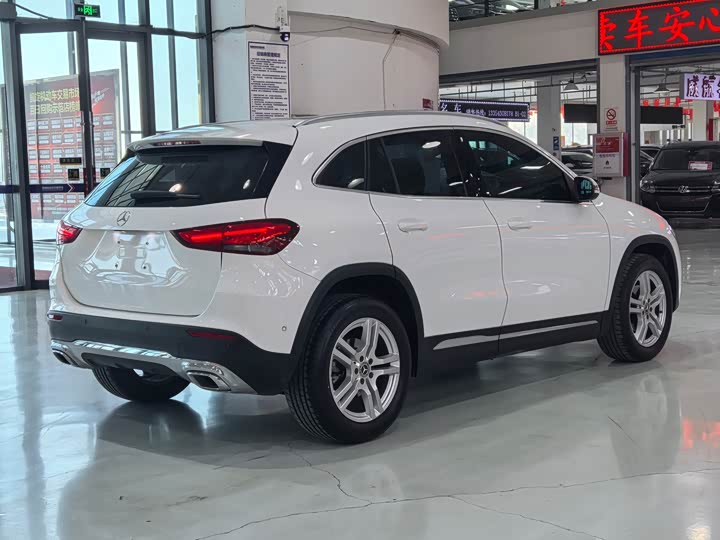 Фото 6 - Mercedes-Benz GLA-Class