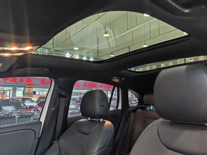 Фото 9 - Mercedes-Benz GLA-Class