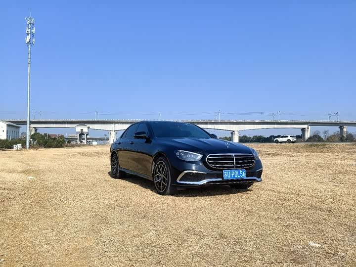 Фото 3 - Mercedes-Benz E-Class