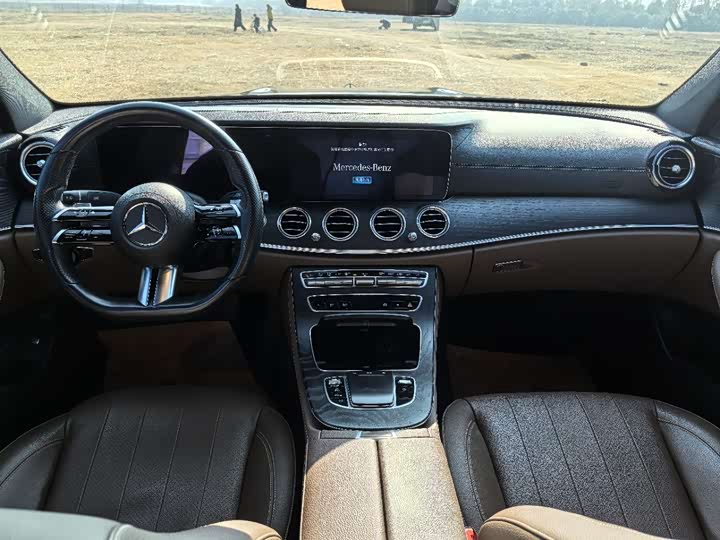 Фото 6 - Mercedes-Benz E-Class