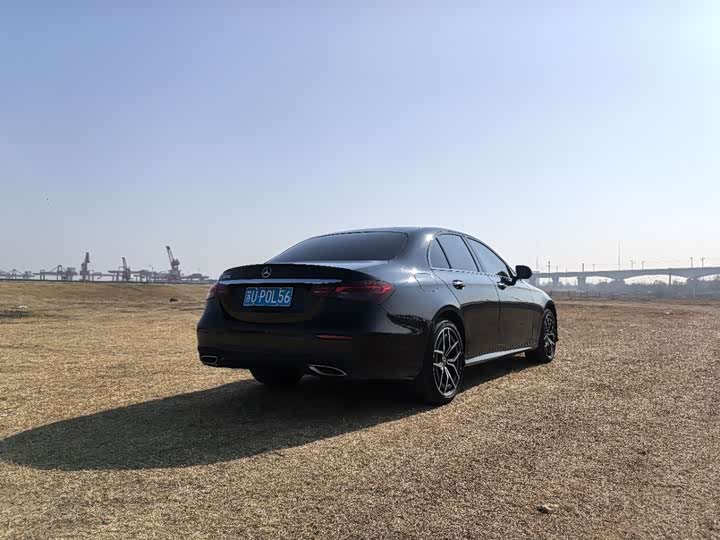 Фото 8 - Mercedes-Benz E-Class