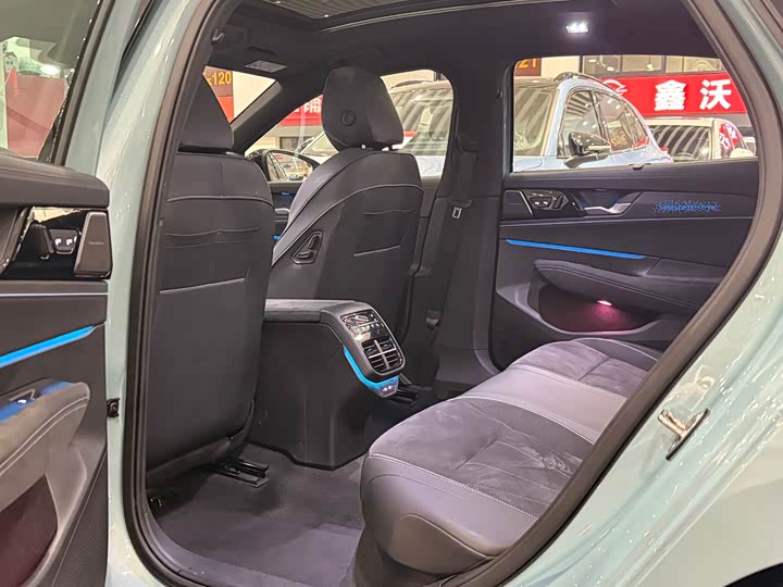 Фото 7 - Volkswagen Passat