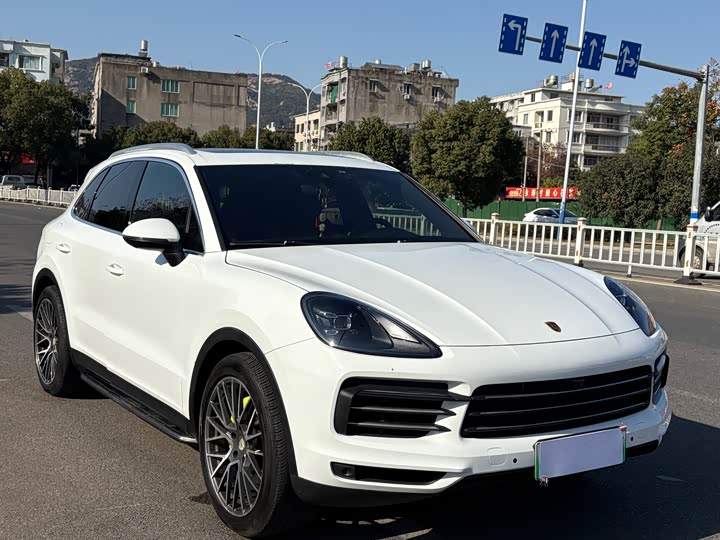 Фото 3 - Porsche Cayenne Hybrid
