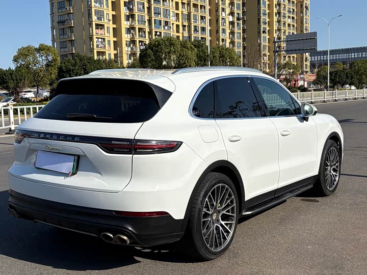 Фото 7 - Porsche Cayenne Hybrid