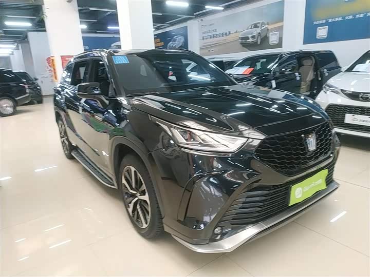 Фото 4 - Toyota Crown Kluger