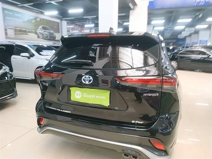 Фото 6 - Toyota Crown Kluger