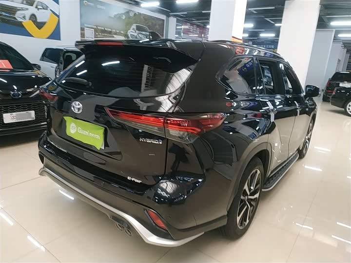 Фото 7 - Toyota Crown Kluger