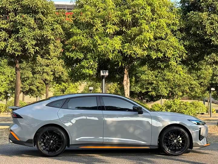 Фото 7 - Changan UNI-V