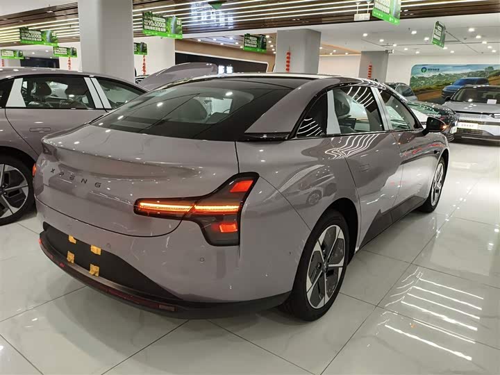 Фото 7 - XPeng Mona M03