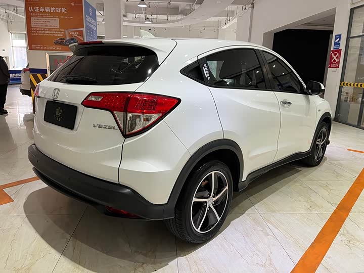 Фото 4 - Honda Vezel
