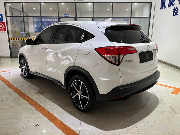 Фото 6 - Honda Vezel