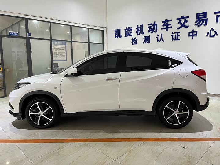 Фото 7 - Honda Vezel
