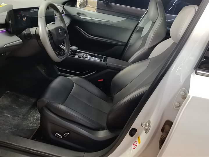 Фото 9 - Changan Raeton Plus