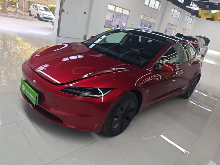 Фото 5 - Tesla Model 3