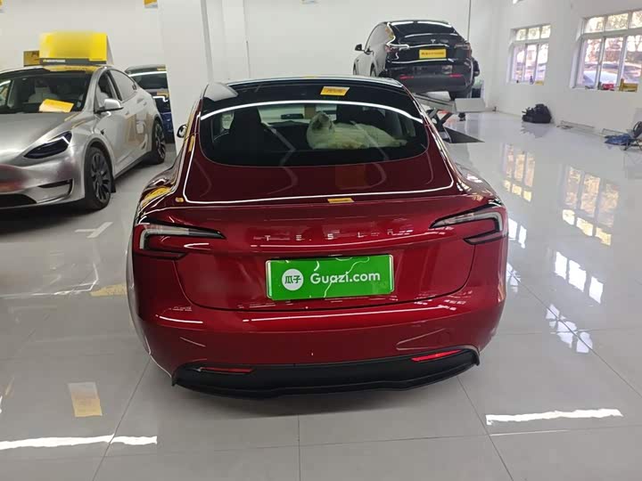 Фото 6 - Tesla Model 3